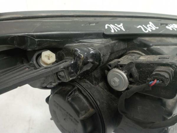 PHARE GAUCHE KIA - Vue 3